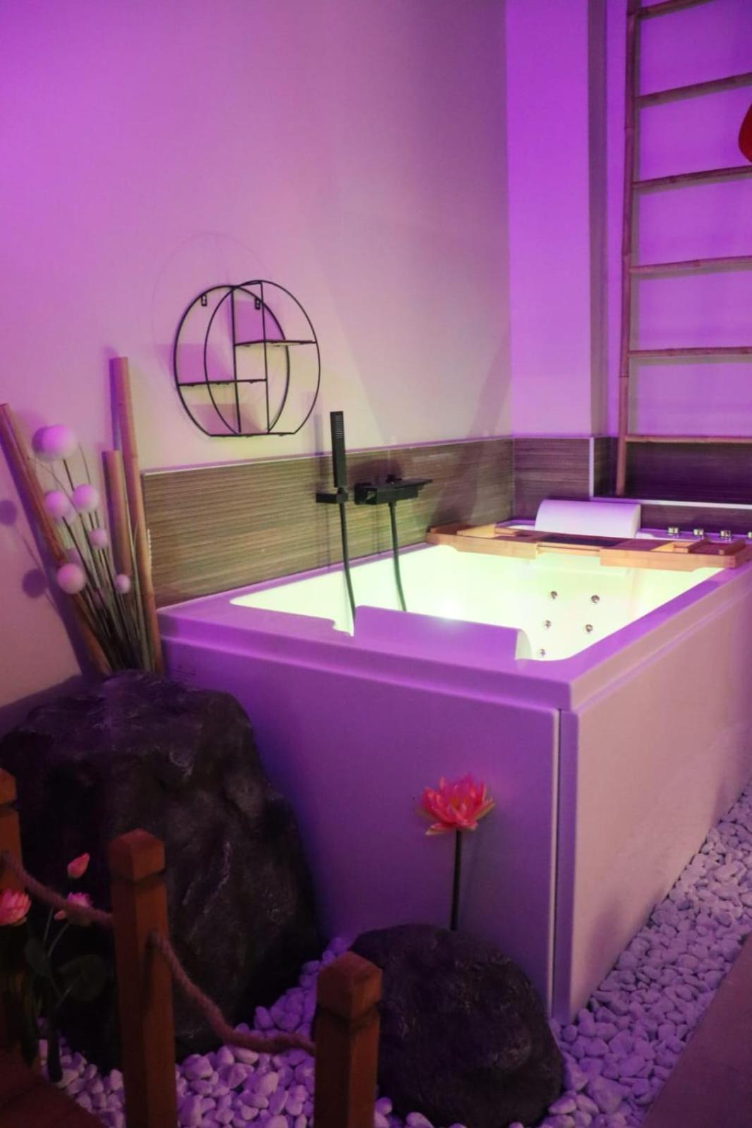 Loveroom Japon Avec Balneotherapie Toulon Exteriör bild
