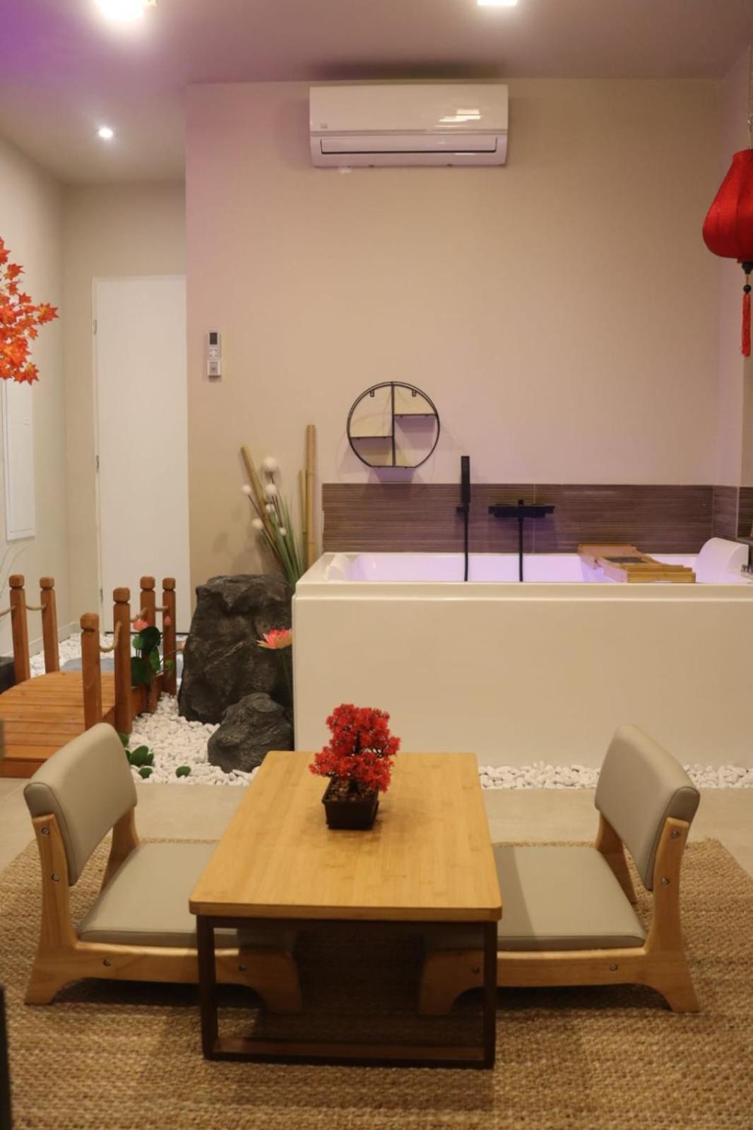 Loveroom Japon Avec Balneotherapie Toulon Exteriör bild